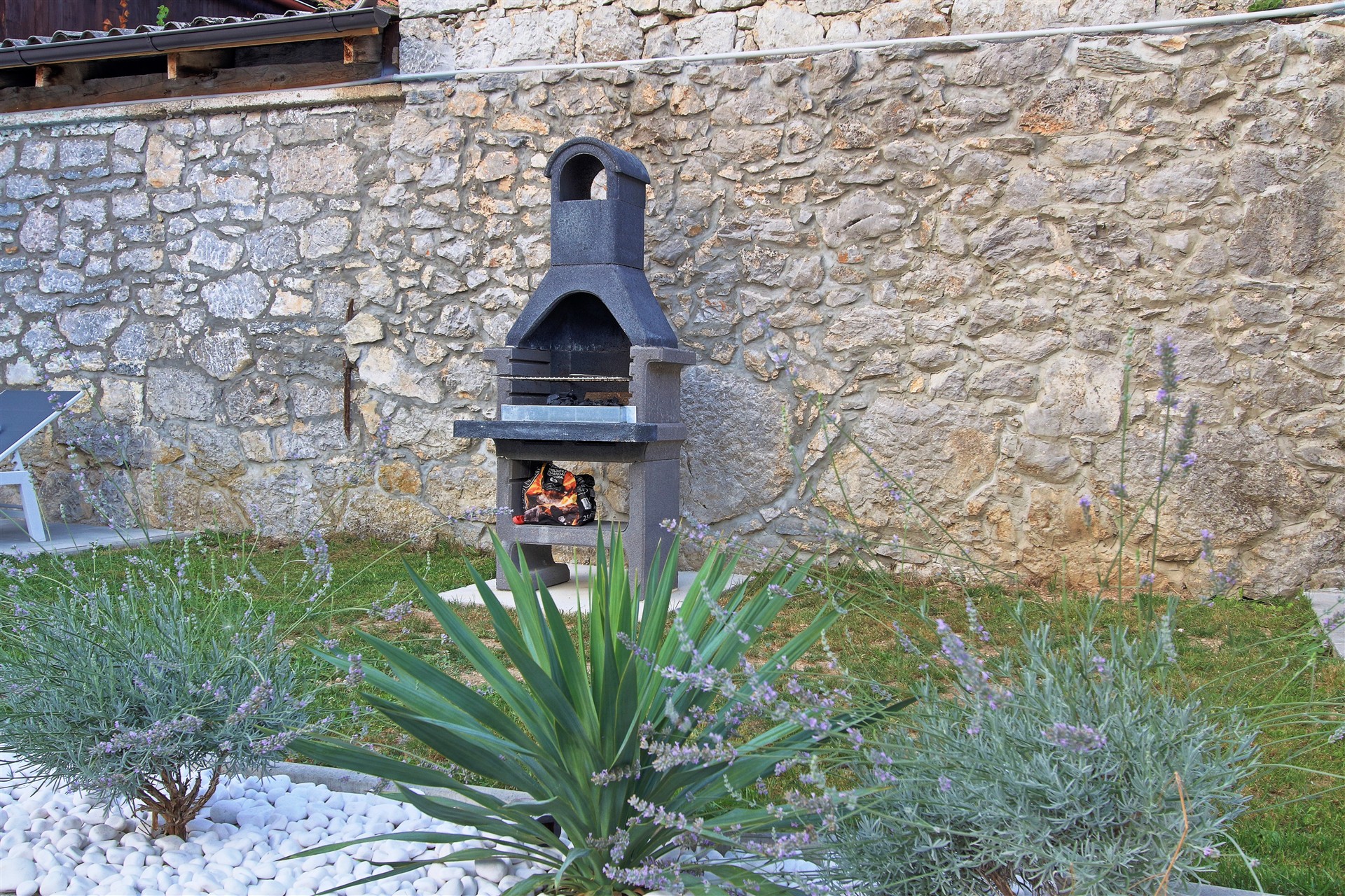 Roštilj u privatnom dvorištu